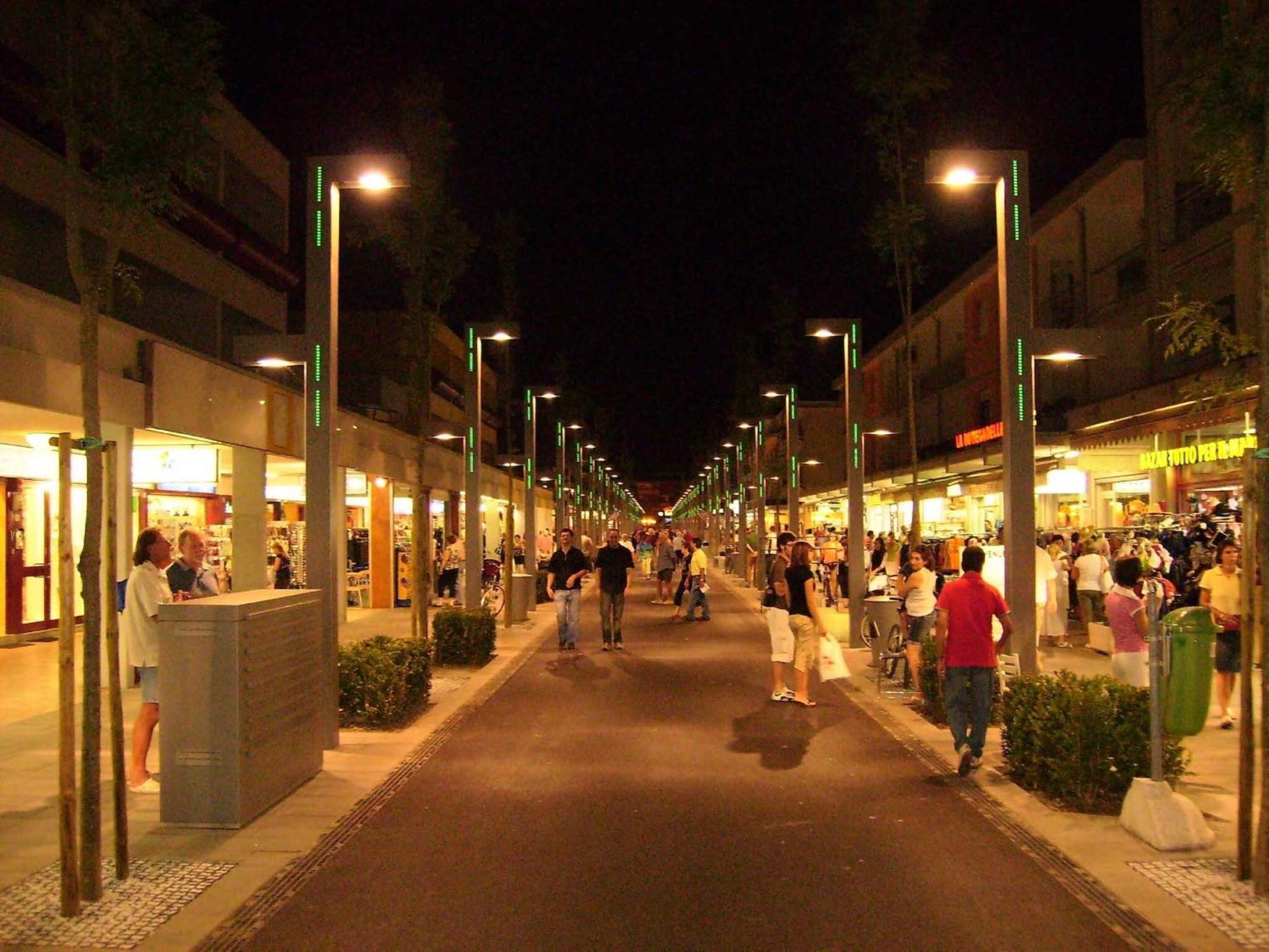 Bright Flat With A Wide Terrace - Beahost Rentals Bibione Exterior foto